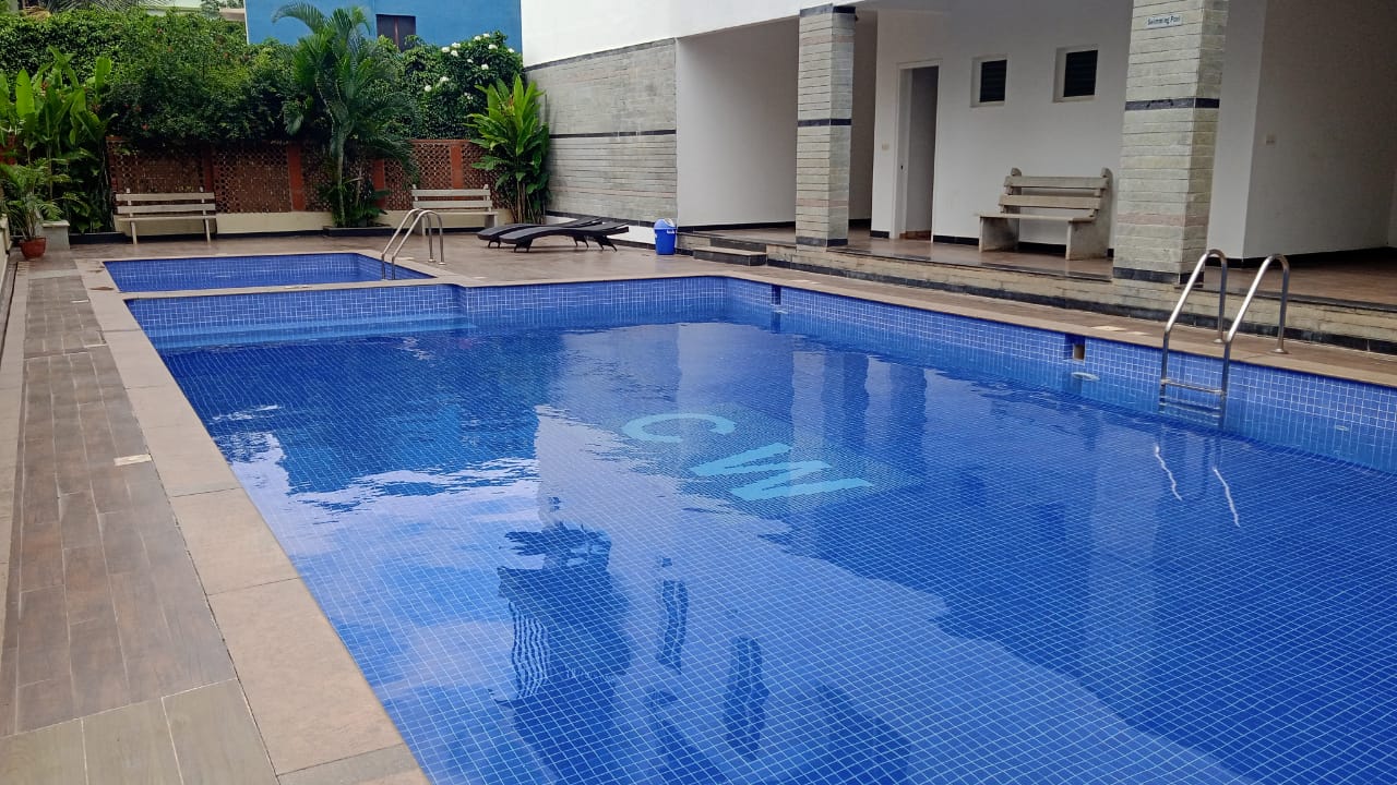 Hotel Lap Pool